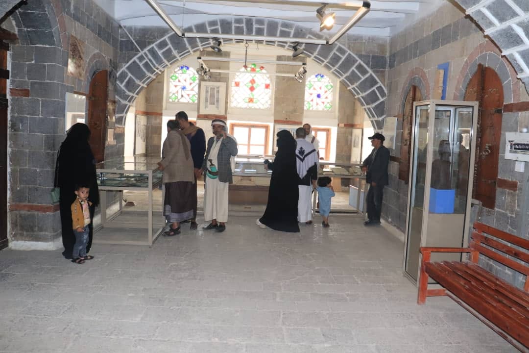 صور زيارة المواطنين للمتحف الوطني ومتحف الموروث الشعبي بصنعاء